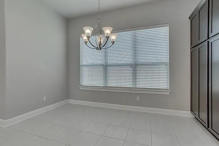 4655 Katherine Dr — Photo 24