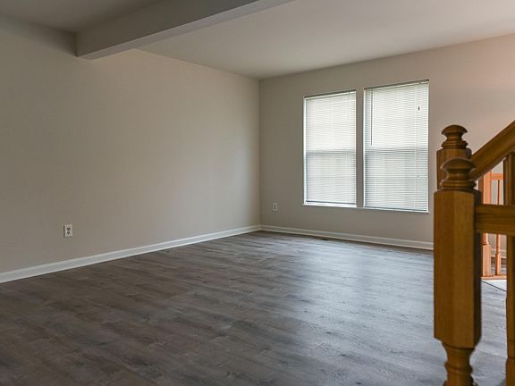 4th image of 21 Wisteria Dr