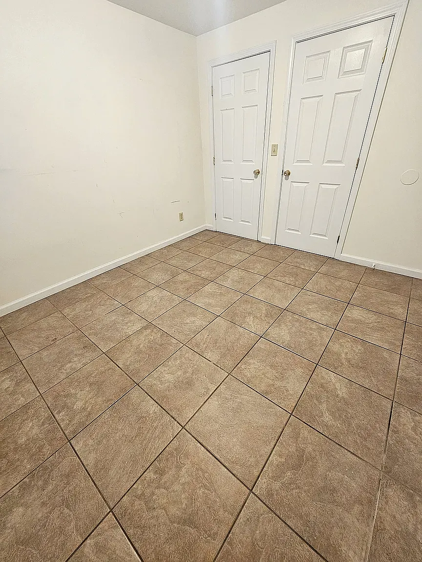 Building Photo - 514 S Beveridge St #5