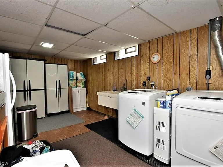 6718 Som Center Rd — Photo 27