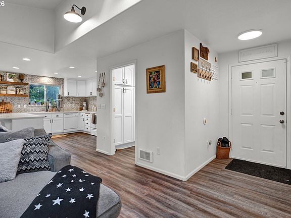 5th image of 1265 Laurel St