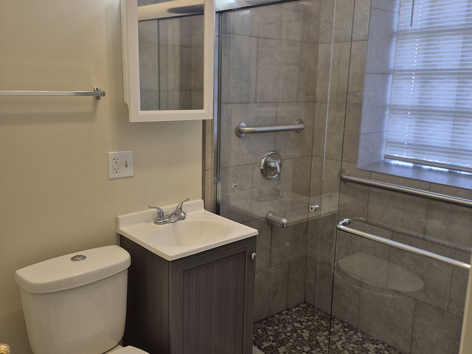 1st image of 4630 N Monticello Ave #3E