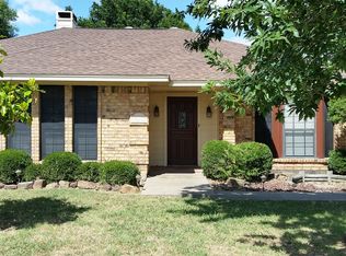 903 Mosley Rd, Ennis, TX 75119