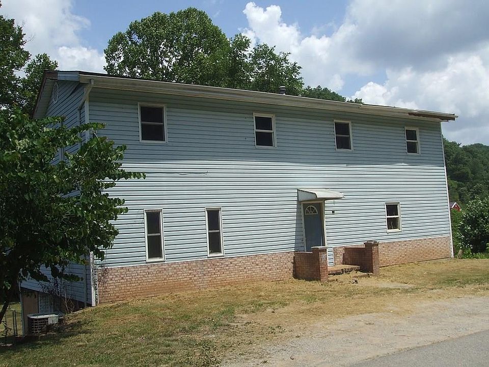 1st image of 211 Collins Dr
