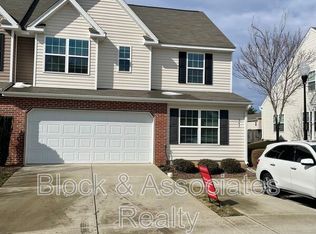 547 Song Sparrow Ln, Greensboro, NC 27409