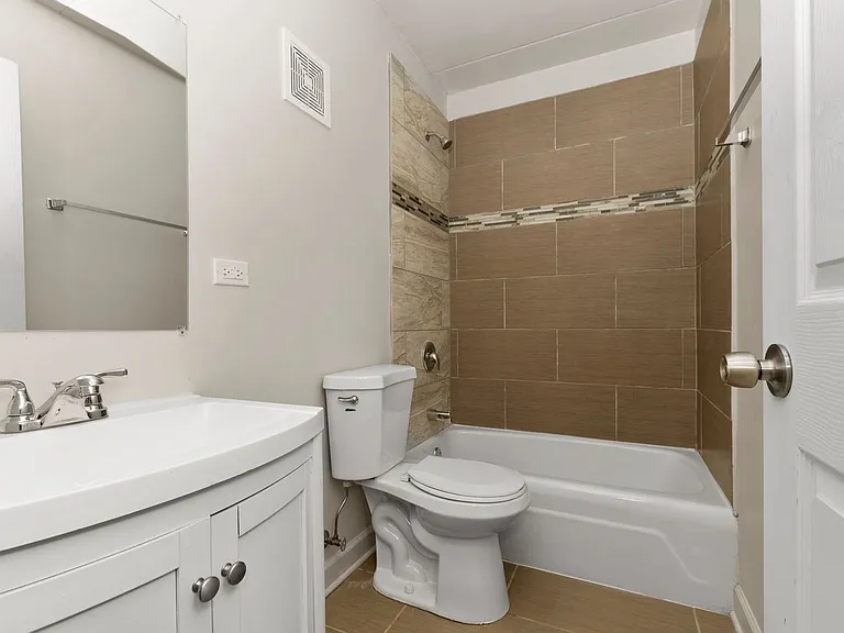 6603 S Rhodes Ave — Photo 9