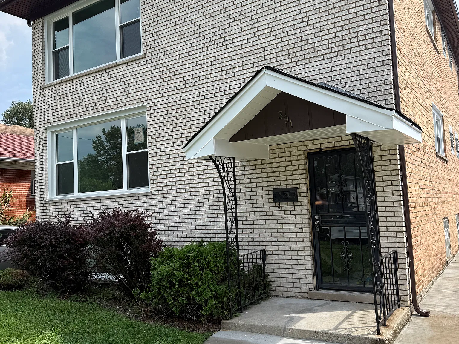 3 bed, $1,800 — Photo 1