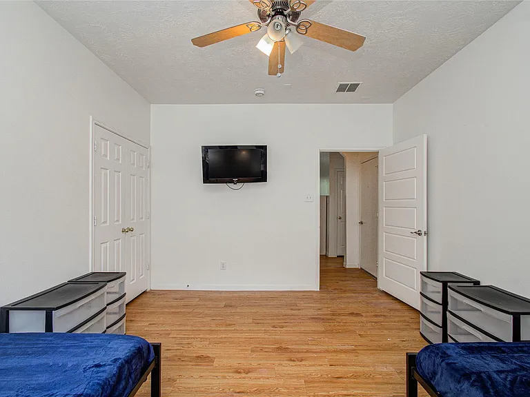 24135 Pinecreek Point — Photo 23