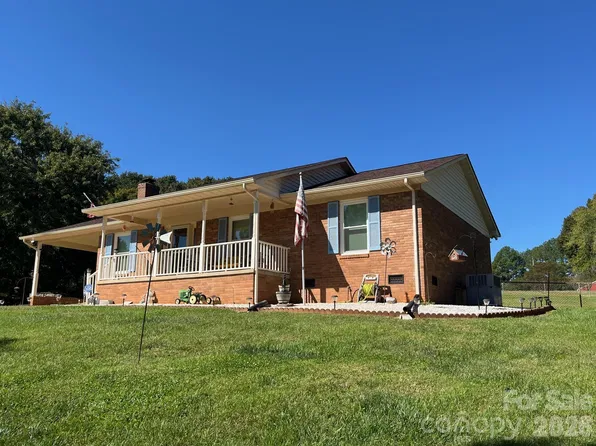 109 Crestbrook Cir, Boiling Springs, NC 28152