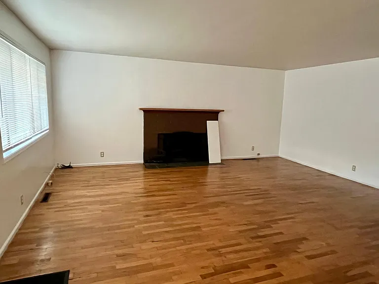 912 25th Ave S — Photo 5