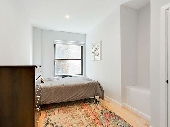 3rd image of 20 West St APT 18