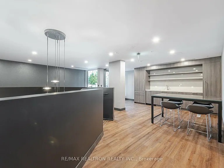 2525 Bathurst St #202 — Photo 20