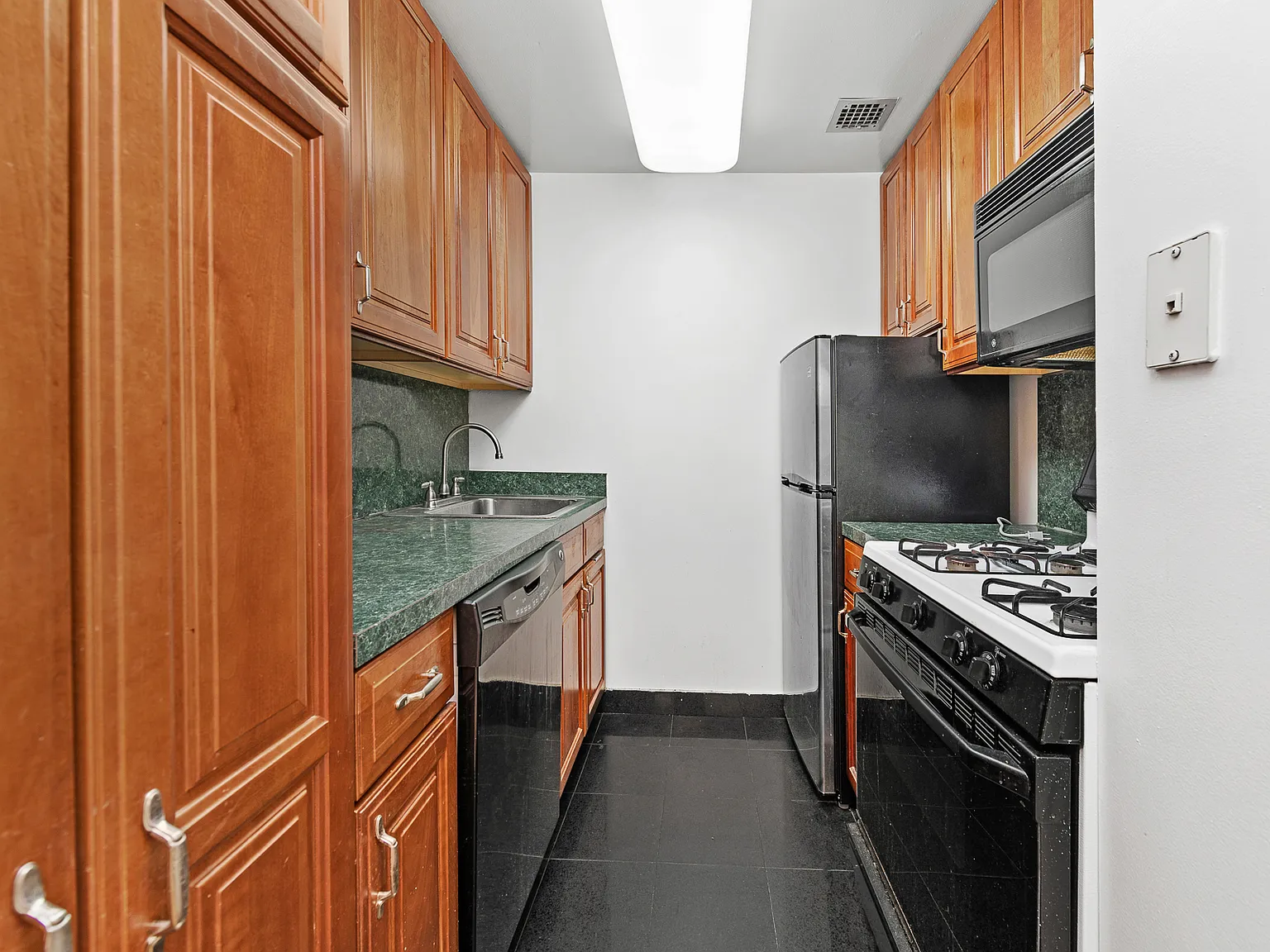 335 East 54th Street — Photo 3