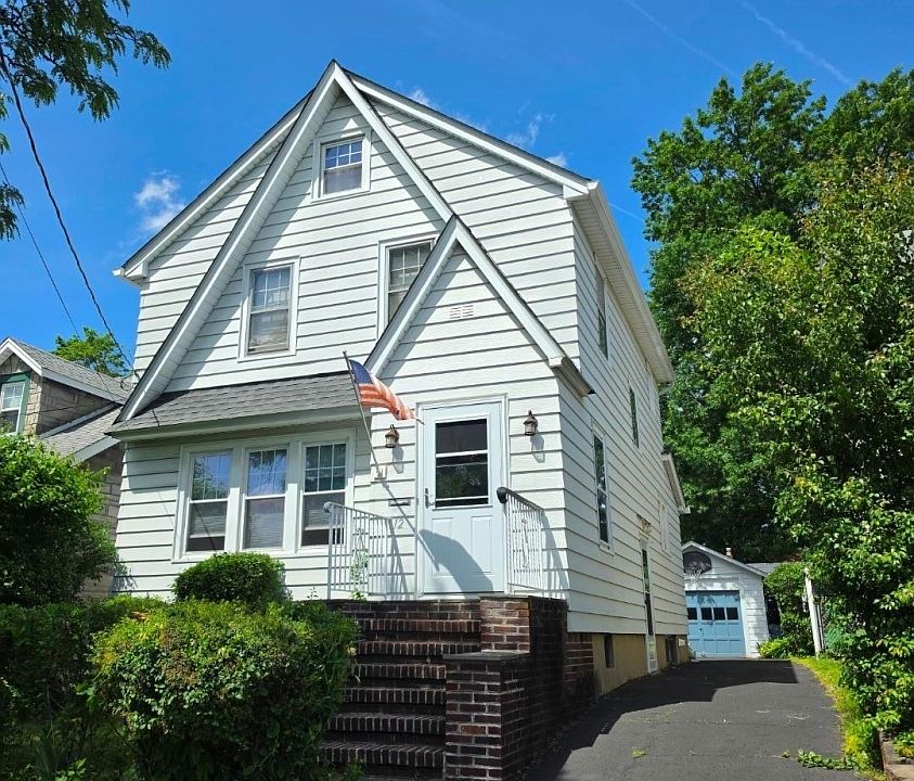 1st image of 12 Brook Pl