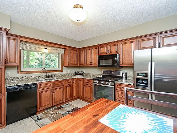 4th image of 7930 Fairfield Cir