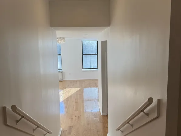 1 Greene Street image 9 of 19