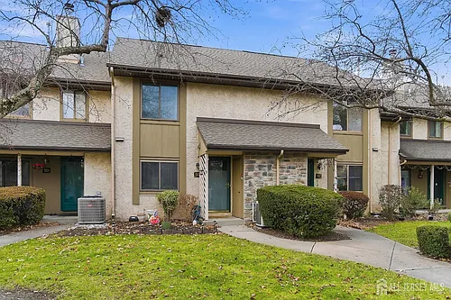 60 Hampshire Dr Photo 1