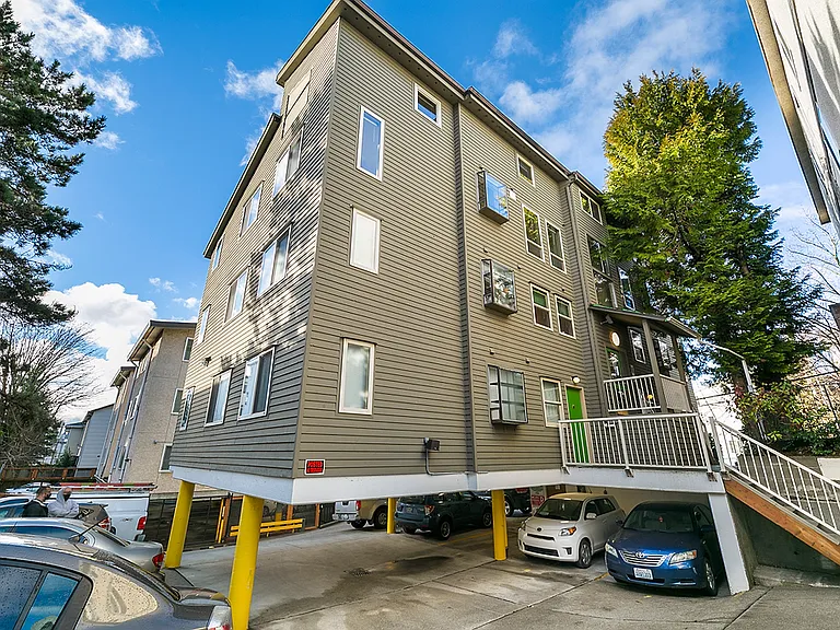 4230 8th Ave NE #101 — Photo 14