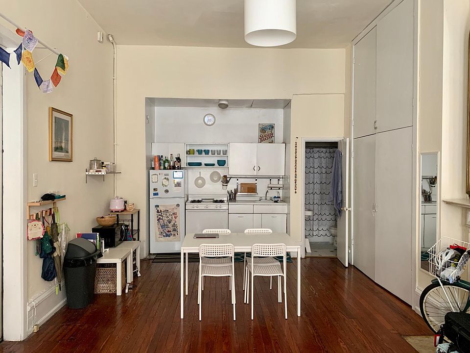 1st image of 133 S 22nd St APT 1S