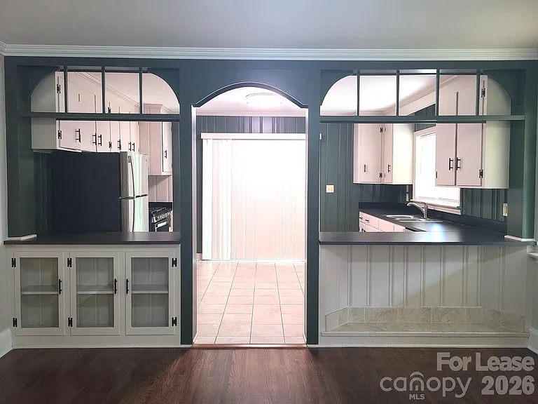 1425 Academy St — Photo 6