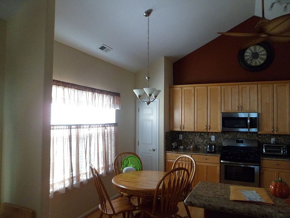 2nd image of 37 Drayton Rd