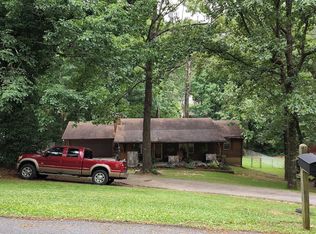 15 Country Ln, Cartersville, GA 30121