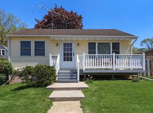 3614 Brierhill Dr, Island Lake, IL 60042