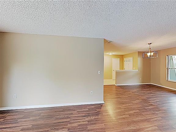 2nd image of 4212 Interlake Dr