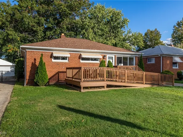 815 Pendley Rd, Eastlake, OH 44095