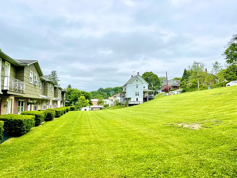 42 Pleasant St — Photo 15