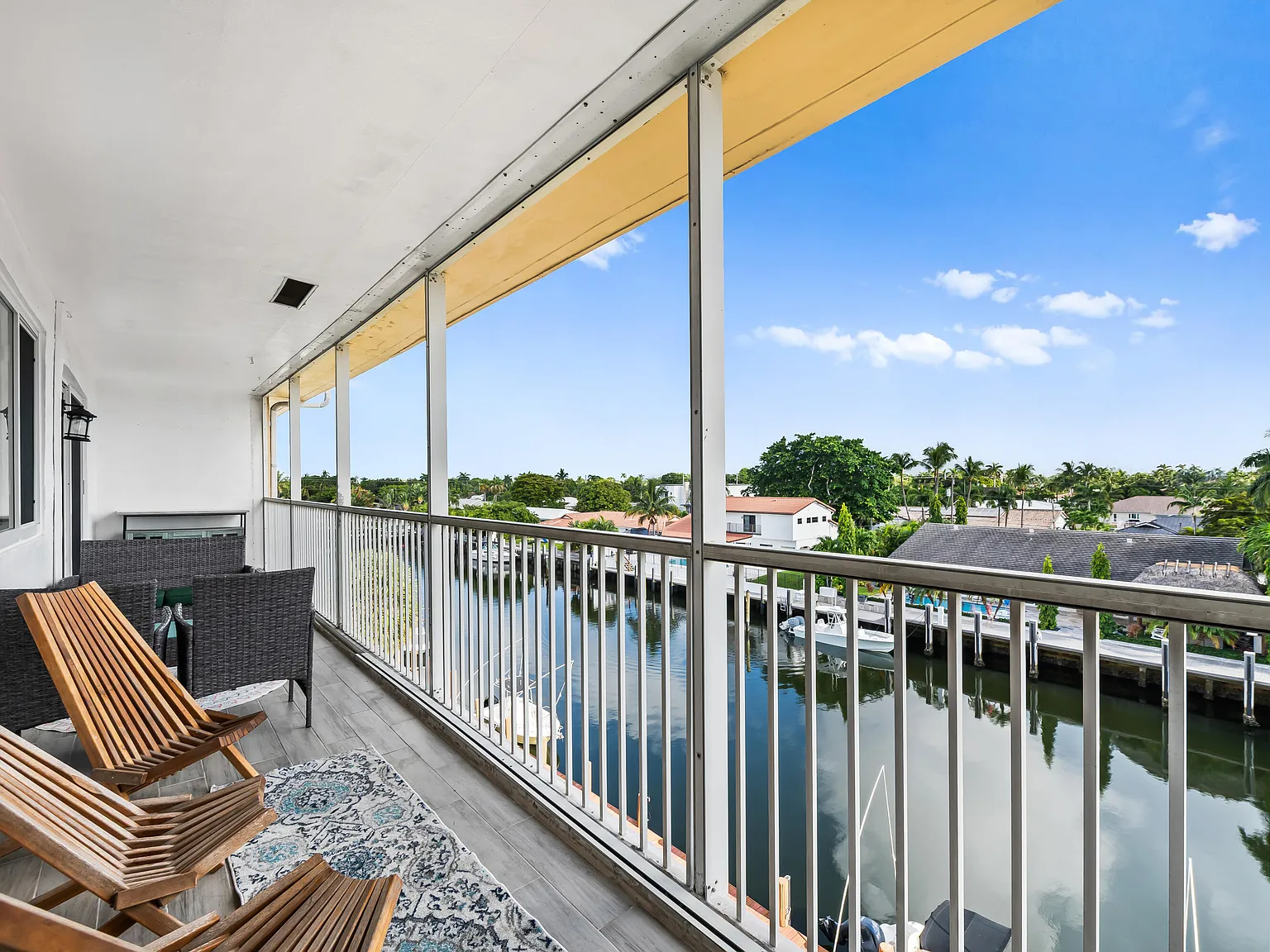 2 bed, 2.0 bath, 1000 sqft, $2,600 — Photo 4