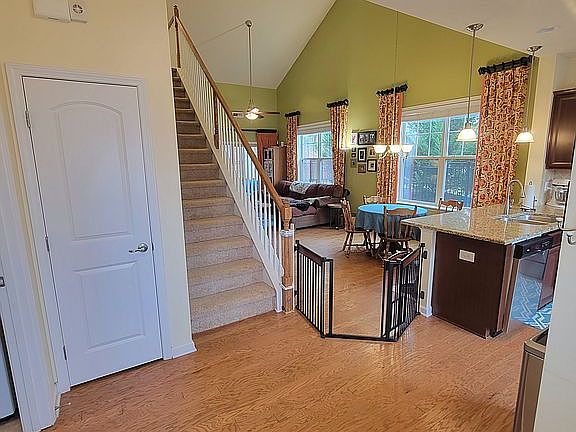 2nd image of 114 Panamint Dr