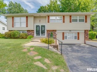34 SW Crescent Dr, Mount Vernon, IL 62864