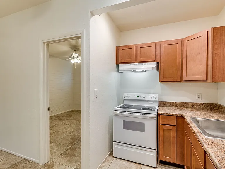 1809 E Virginia Ave — Photo 6