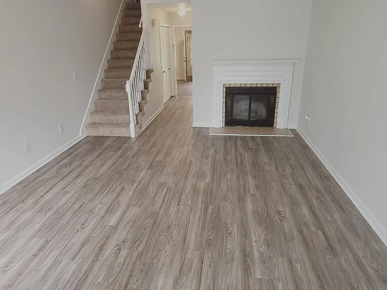 301 Hickory Pl — Photo 6