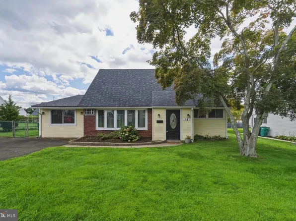 18 Tinder Rd, Levittown, PA 19056