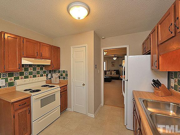 4th image of 6521 English Oaks Dr