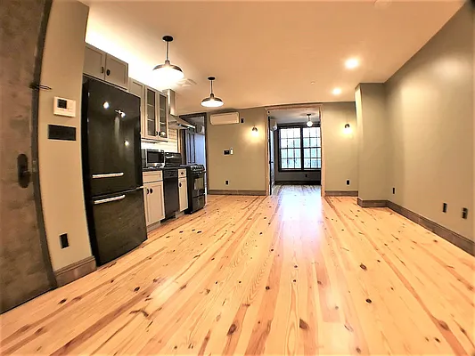 Rented by Brooklyn Group | media 21