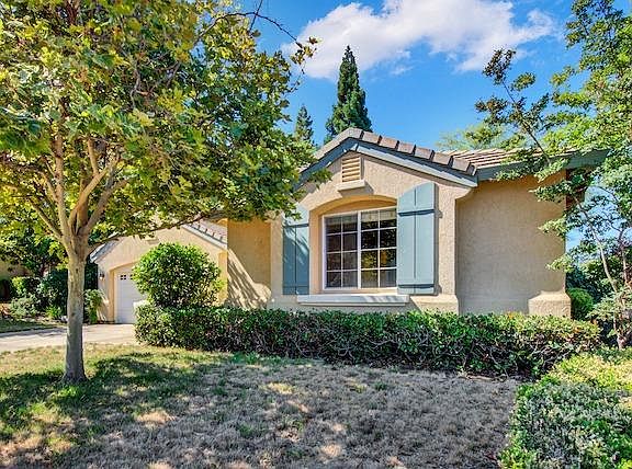 2nd image of 1029 Glennfinnan Way