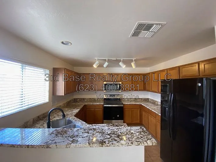 118 N 224th Ln — Photo 9