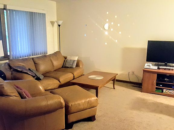 3rd image of 3104 81st Ave N
