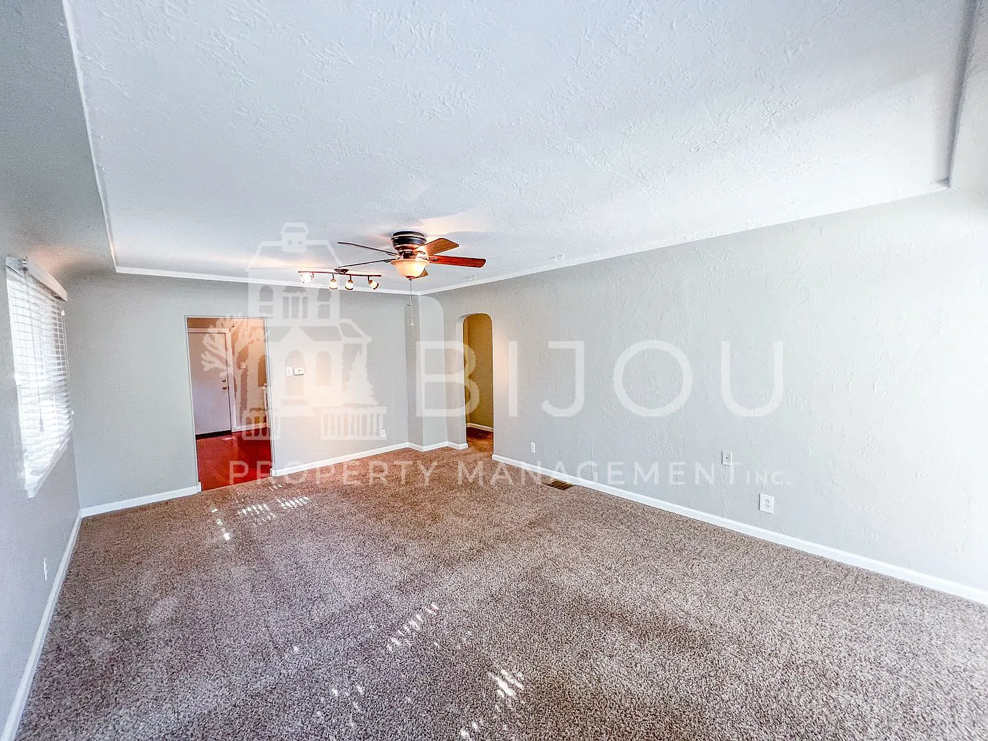 238 N. Prospect St — Photo 3