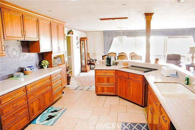 3 bed, 3.5 bath, 2576 sqft, $8,895 — Photo 4