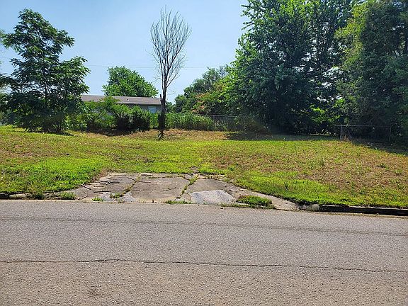 5th image of 5631 N Frankfort Ave
