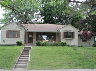 1306 Grove Ave, Corning, IA 50841