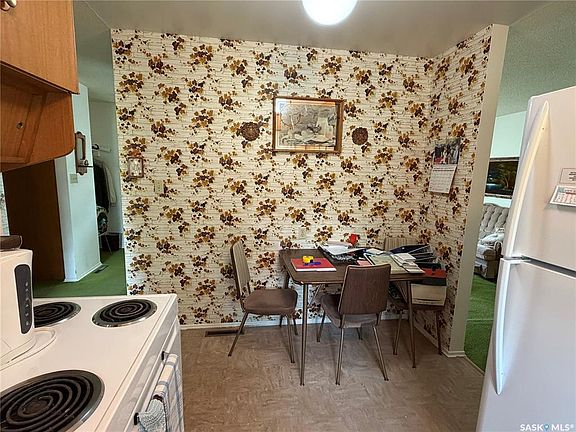 4th image of 1110 Carleton STREET