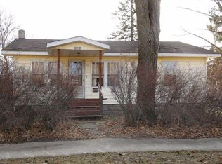 524 S Hooker Ave, Three Rivers, MI 49093