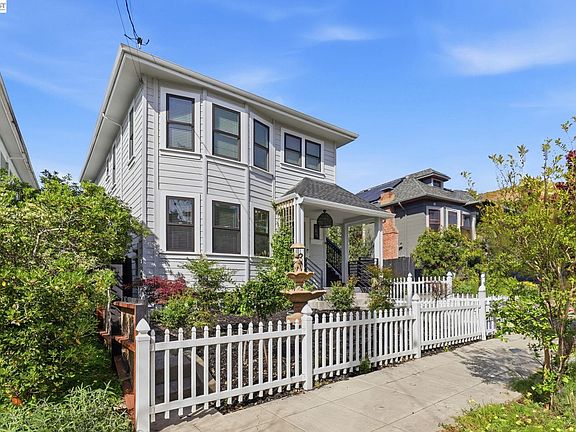 4th image of 1841 Vine St