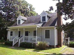 7390 Battery Dr, Gloucester Point, VA 23062