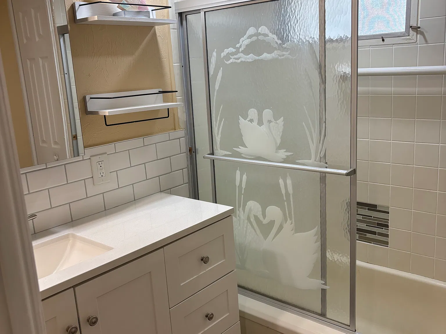 3 bed, 1100 sqft, $2,000 — Photo 3